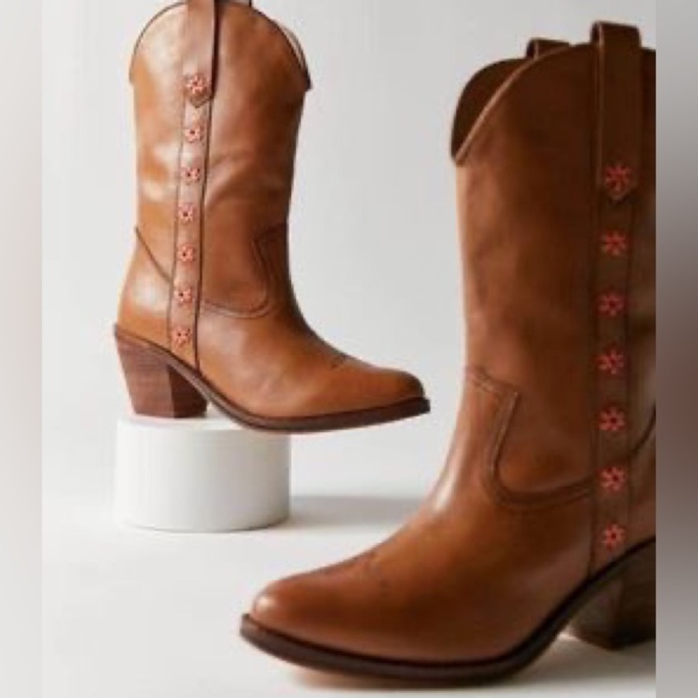 BROWN FLOWER COWBOY BOOTS